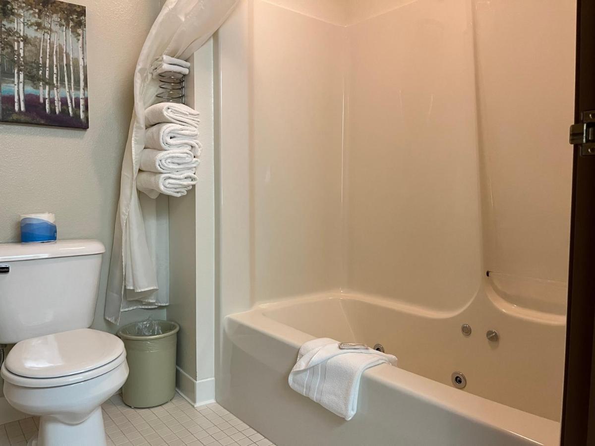 Boulder Bear Motor Lodge Boulder Junction Bagian luar foto
